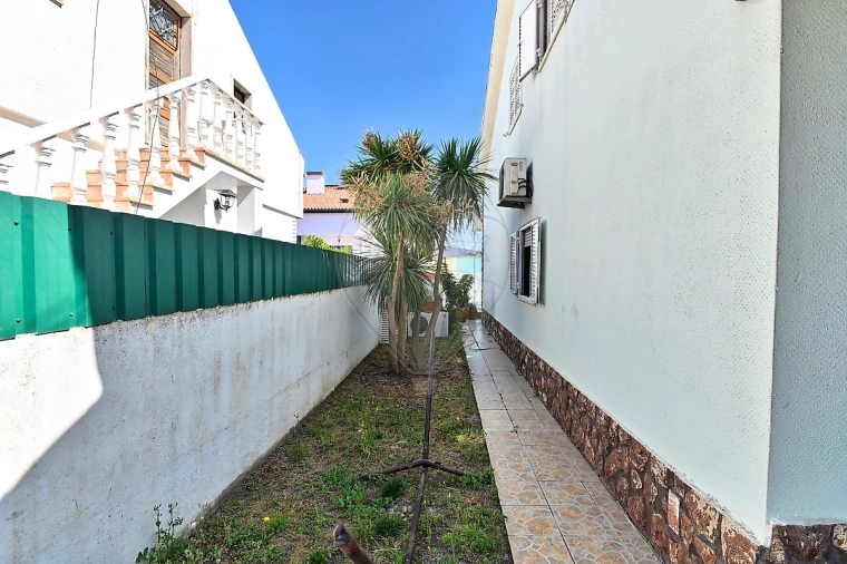 Moradia T3 para Venda em Quinta do Conde Foto 30