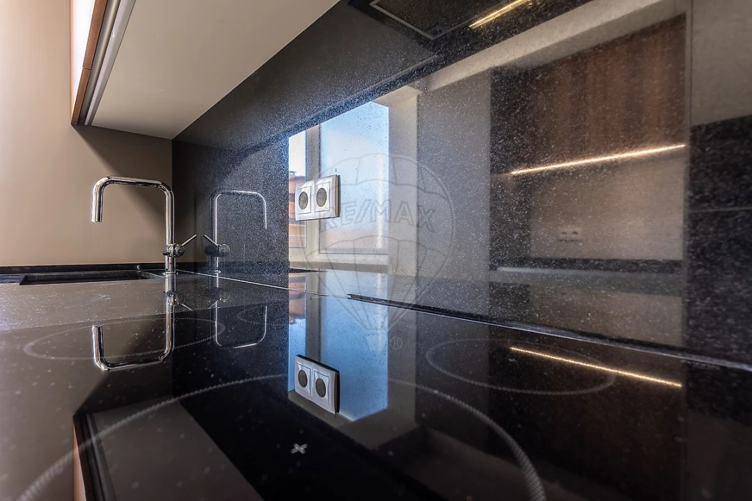 Apartamento T2 para Arrendamento em Alvalade Foto 14