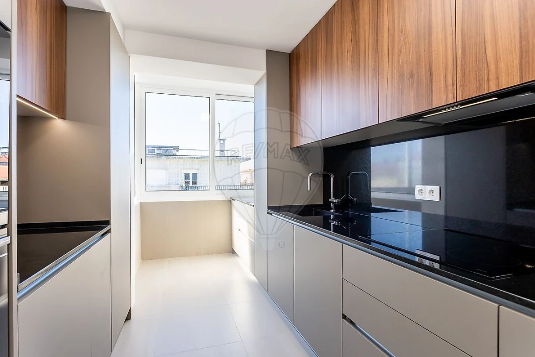 Apartamento T2 para Arrendamento em Alvalade Foto 13