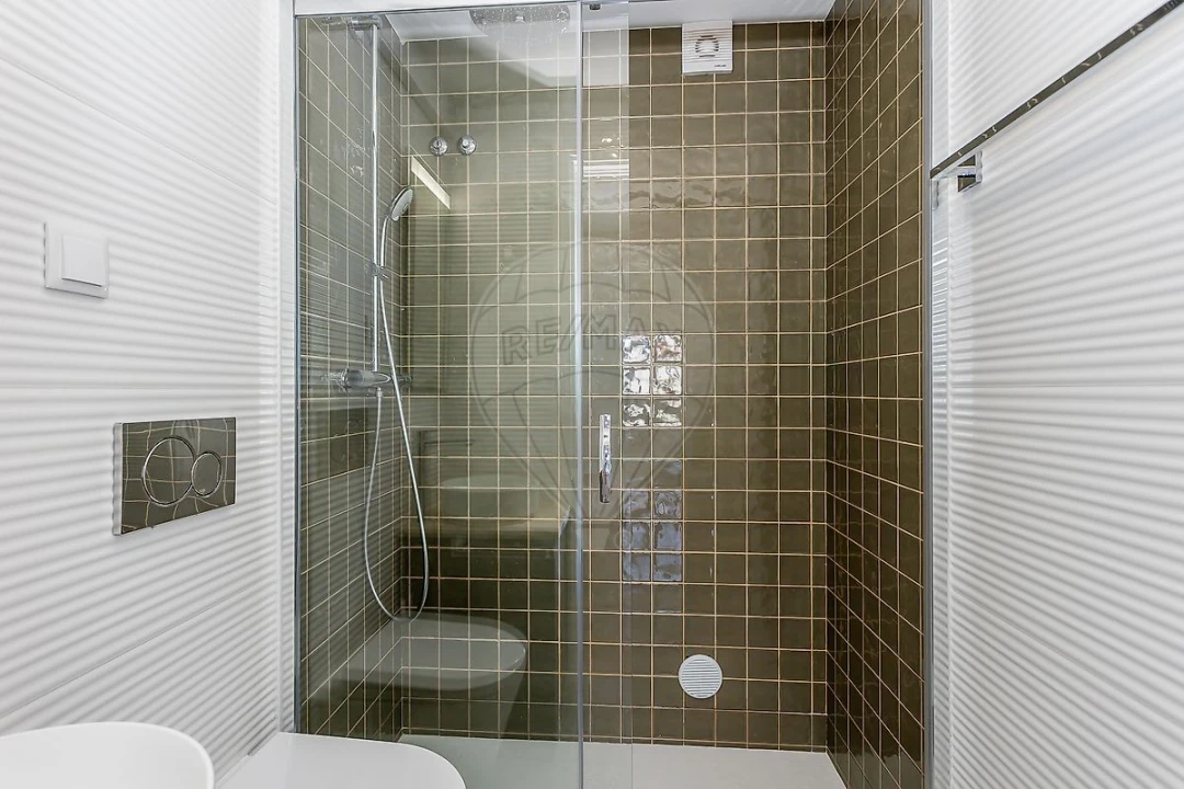 Apartamento T2 para Arrendamento em Alvalade Foto 17