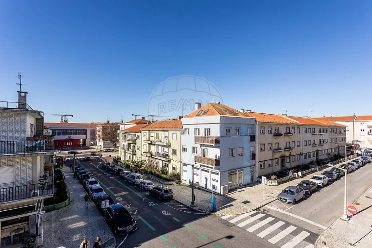 Apartamento T2 para Arrendamento em Alvalade Foto 21