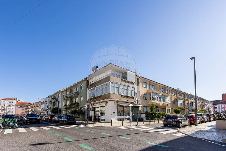 Apartamento T2 para Arrendamento em Alvalade Foto 24