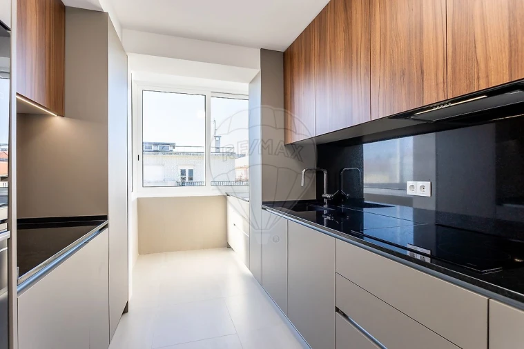 Apartamento T2 para Arrendamento em Alvalade Foto 13