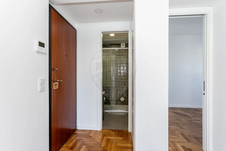 Apartamento T2 para Arrendamento em Alvalade Foto 8
