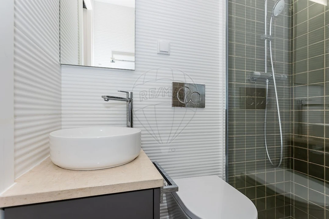 Apartamento T2 para Arrendamento em Alvalade Foto 16