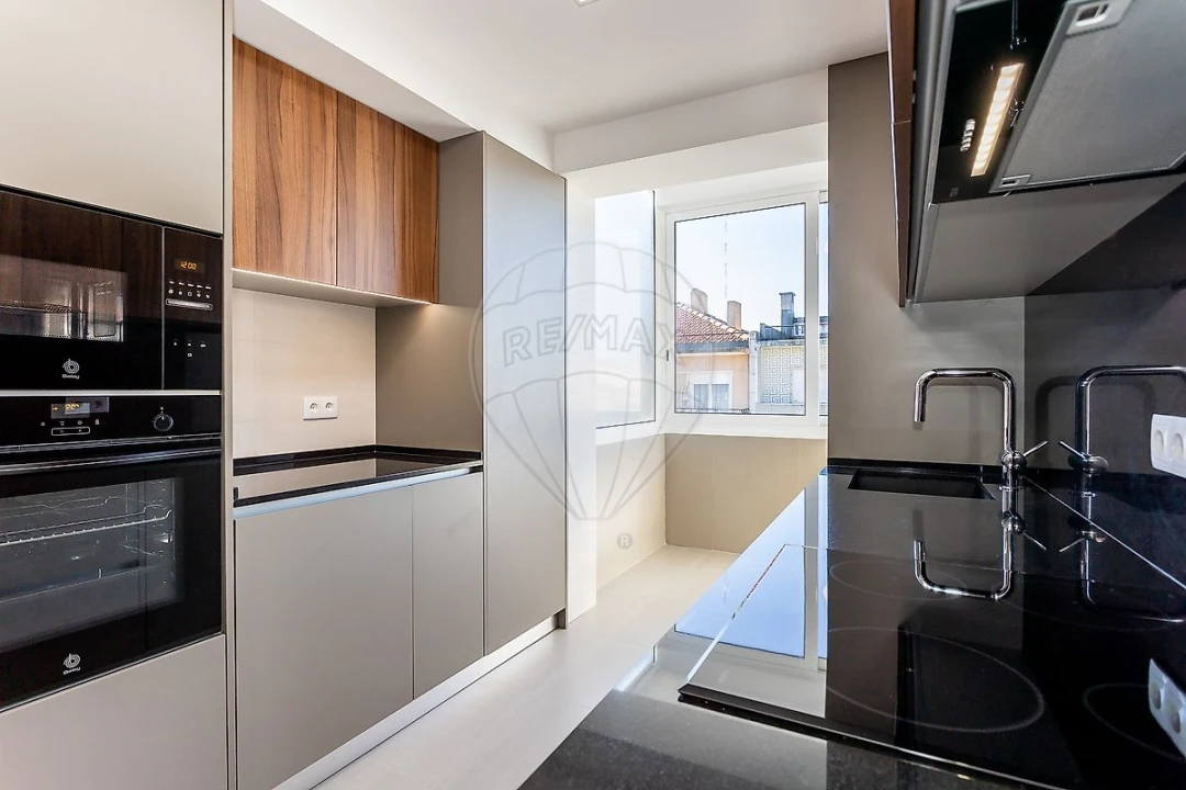 Apartamento T2 para Arrendamento em Alvalade Foto 12