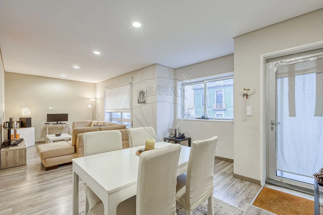 Apartamento T2 para Venda em Canelas Foto 1