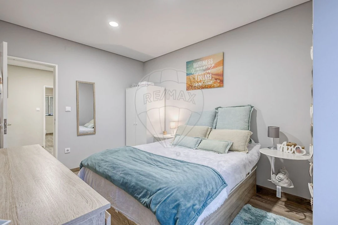 Apartamento T2 para Venda em Canelas Foto 11