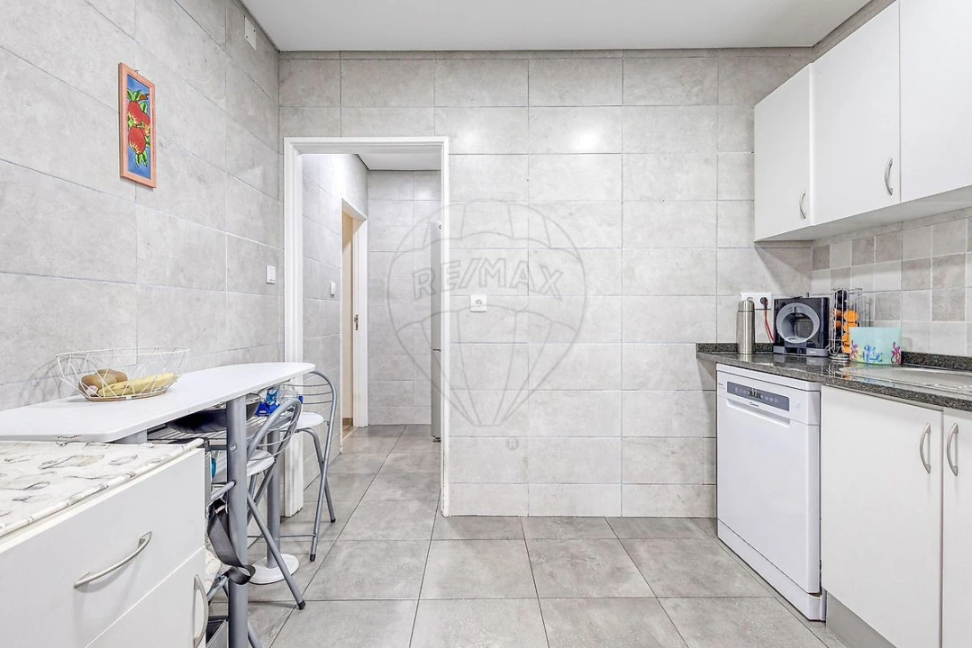 Apartamento T2 para Venda em Canelas Foto 19