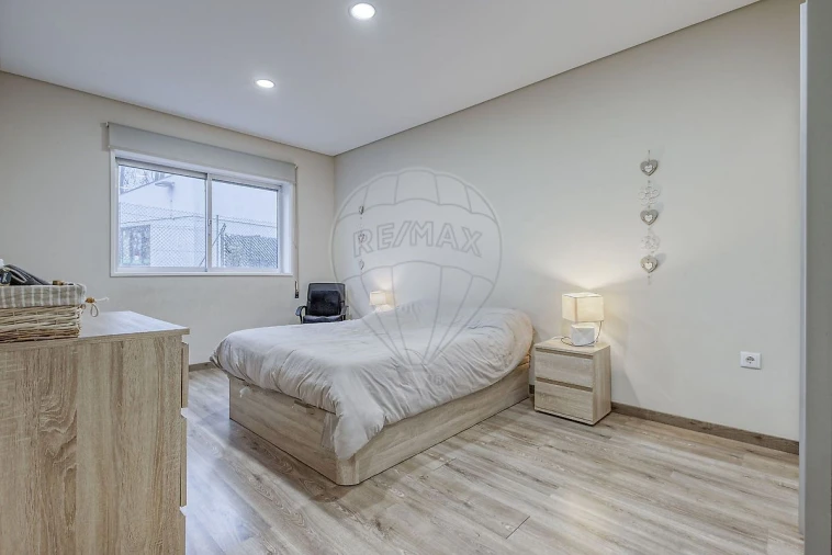 Apartamento T2 para Venda em Canelas Foto 13