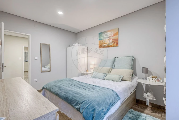 Apartamento T2 para Venda em Canelas Foto 11