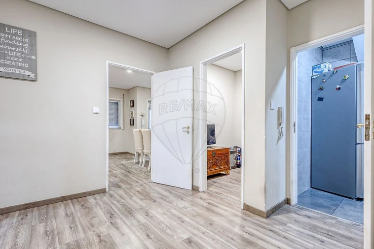 Apartamento T2 para Venda em Canelas Foto 15