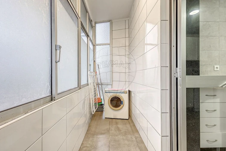 Apartamento T2 para Venda em Canelas Foto 20