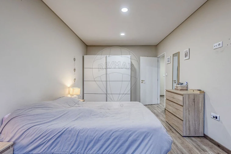 Apartamento T2 para Venda em Canelas Foto 14