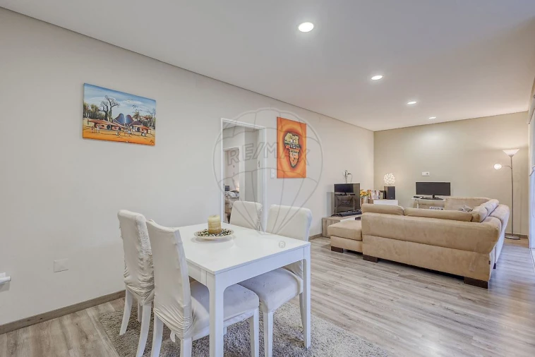 Apartamento T2 para Venda em Canelas Foto 5