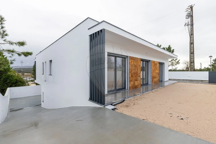 Moradia T3 para Venda em Ramalhal Foto 37