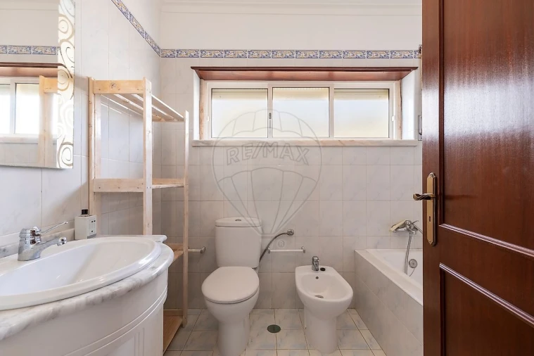 Moradia T4 para Venda em A dos Cunhados e Maceira Foto 18