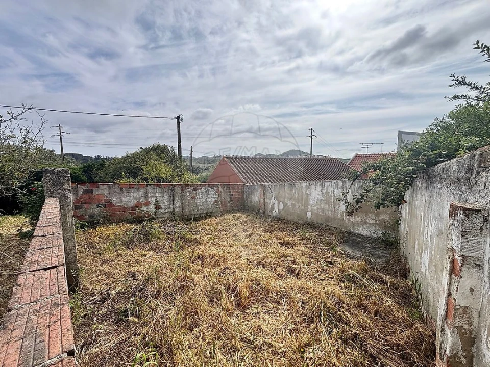 Moradia T3 para Venda em Sapataria Foto 34