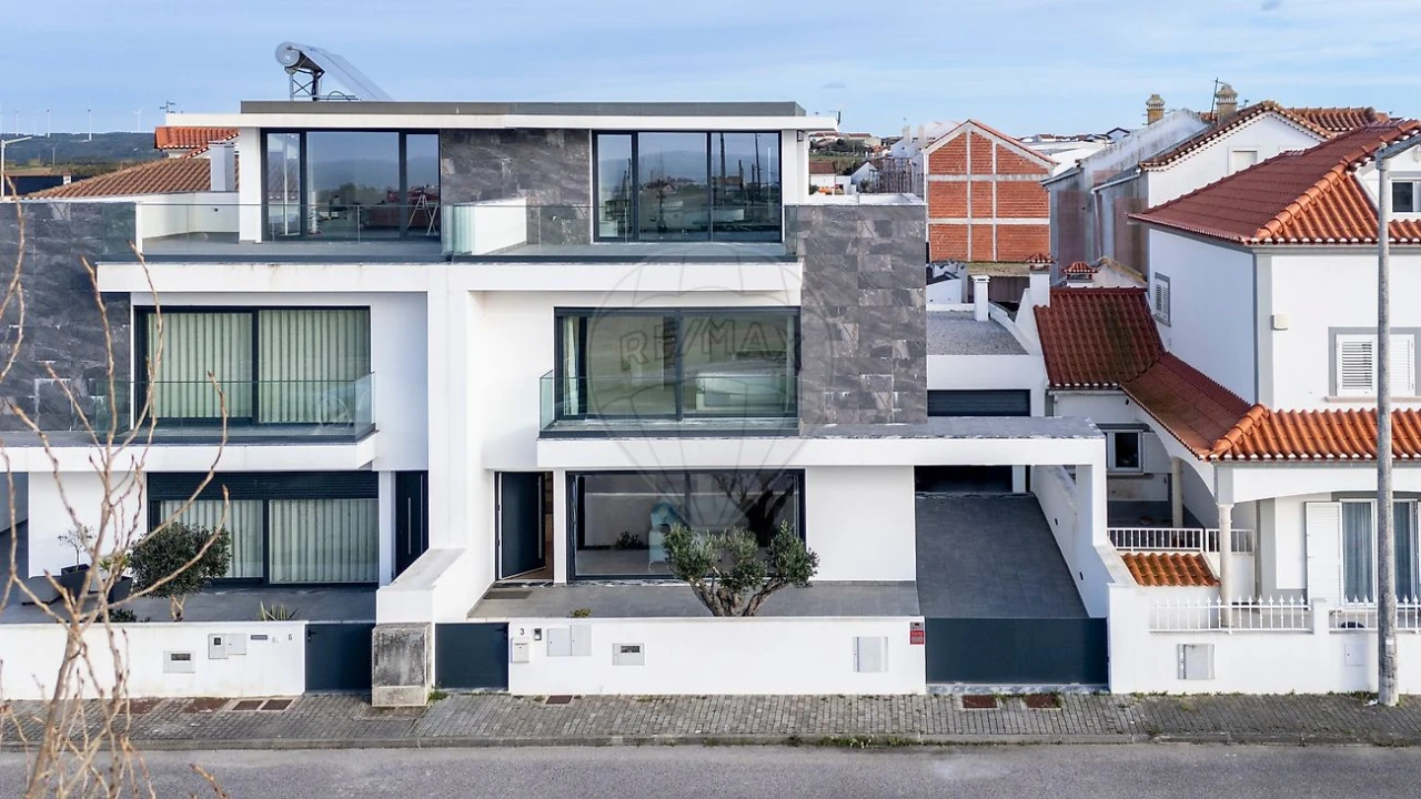 Moradia T4 para Venda em Atouguia da Baleia Foto 1