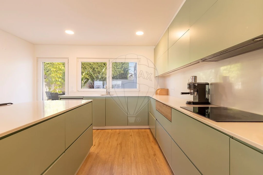 Moradia T4 para Venda em Atouguia da Baleia Foto 8