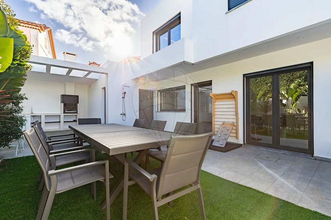 Moradia T4 para Venda em Atouguia da Baleia Foto 12