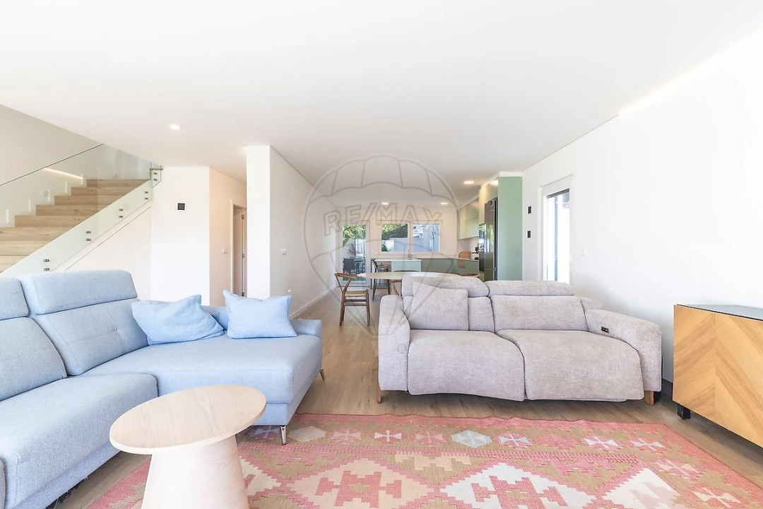 Moradia T4 para Venda em Atouguia da Baleia Foto 10