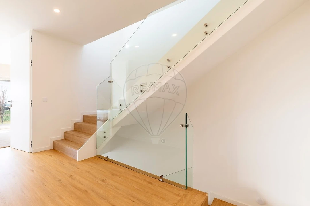 Moradia T4 para Venda em Atouguia da Baleia Foto 34