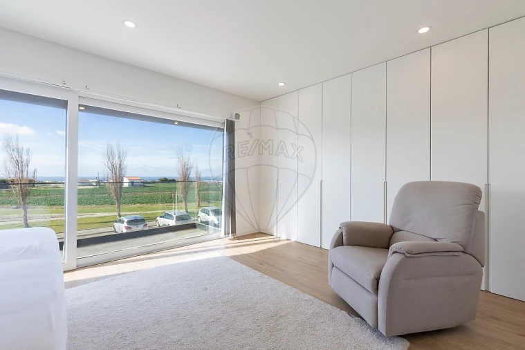 Moradia T4 para Venda em Atouguia da Baleia Foto 22