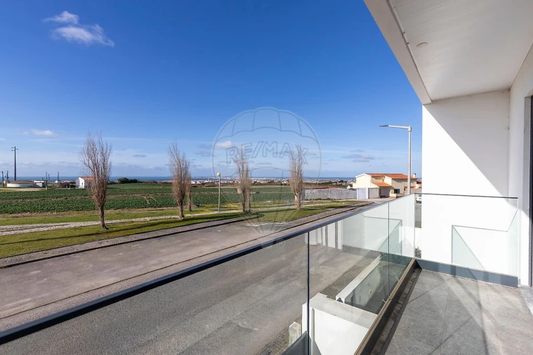 Moradia T4 para Venda em Atouguia da Baleia Foto 25