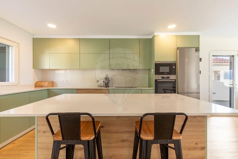 Moradia T4 para Venda em Atouguia da Baleia Foto 6