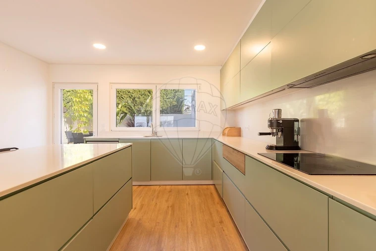 Moradia T4 para Venda em Atouguia da Baleia Foto 8