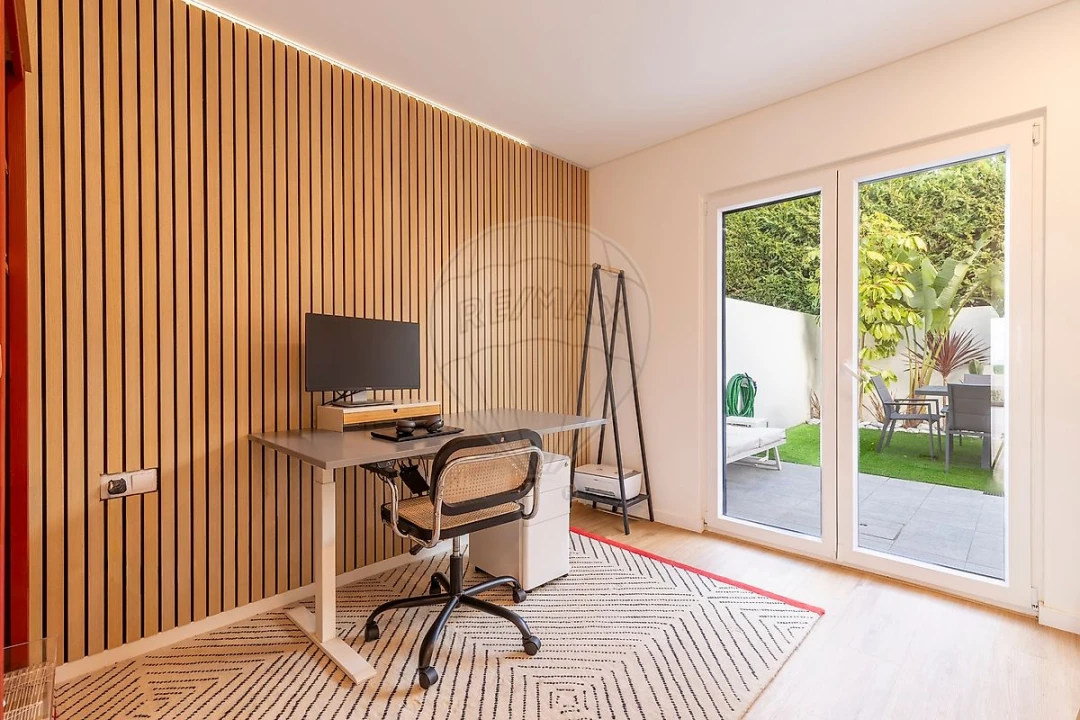 Moradia T4 para Venda em Atouguia da Baleia Foto 18