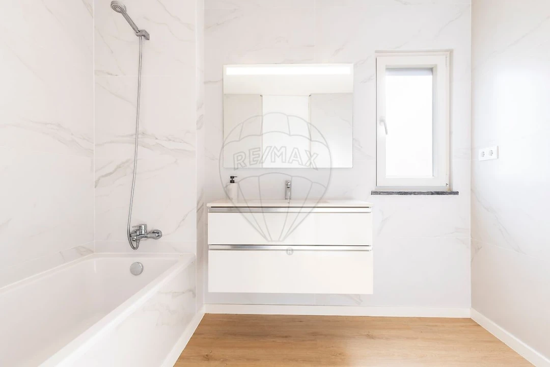 Moradia T4 para Venda em Atouguia da Baleia Foto 31