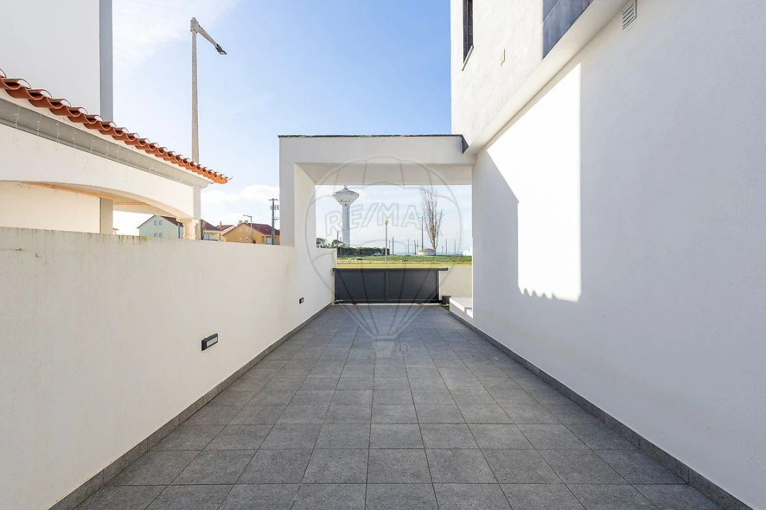 Moradia T4 para Venda em Atouguia da Baleia Foto 44