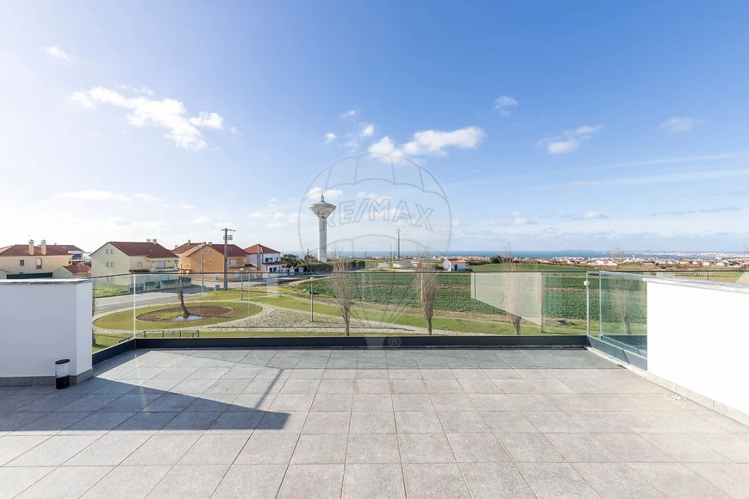 Moradia T4 para Venda em Atouguia da Baleia Foto 40