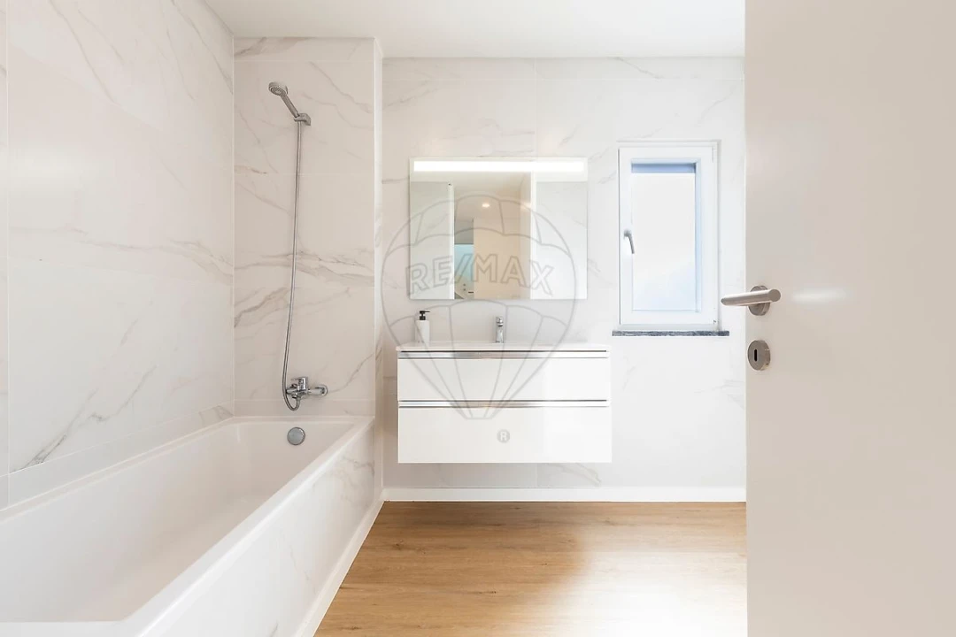 Moradia T4 para Venda em Atouguia da Baleia Foto 30