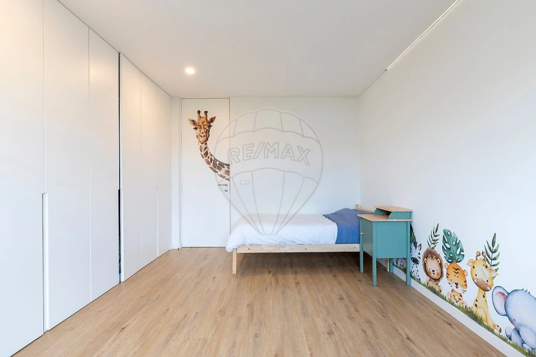 Moradia T4 para Venda em Atouguia da Baleia Foto 36