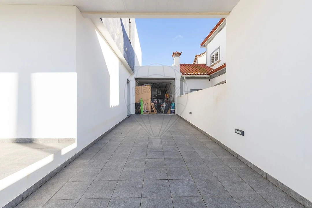 Moradia T4 para Venda em Atouguia da Baleia Foto 45