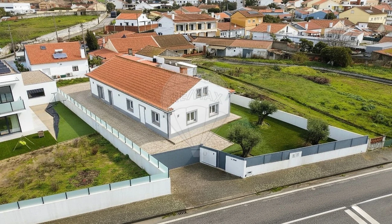 Moradia T3 para Venda em Ramalhal Foto 2