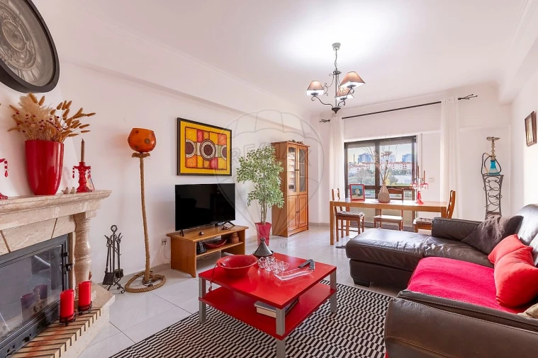 Apartamento T2 para Venda em Póvoa de Santa Iria e Forte da Casa Foto 2