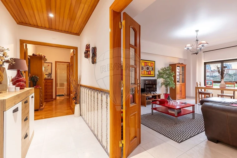 Apartamento T2 para Venda em Póvoa de Santa Iria e Forte da Casa Foto 9