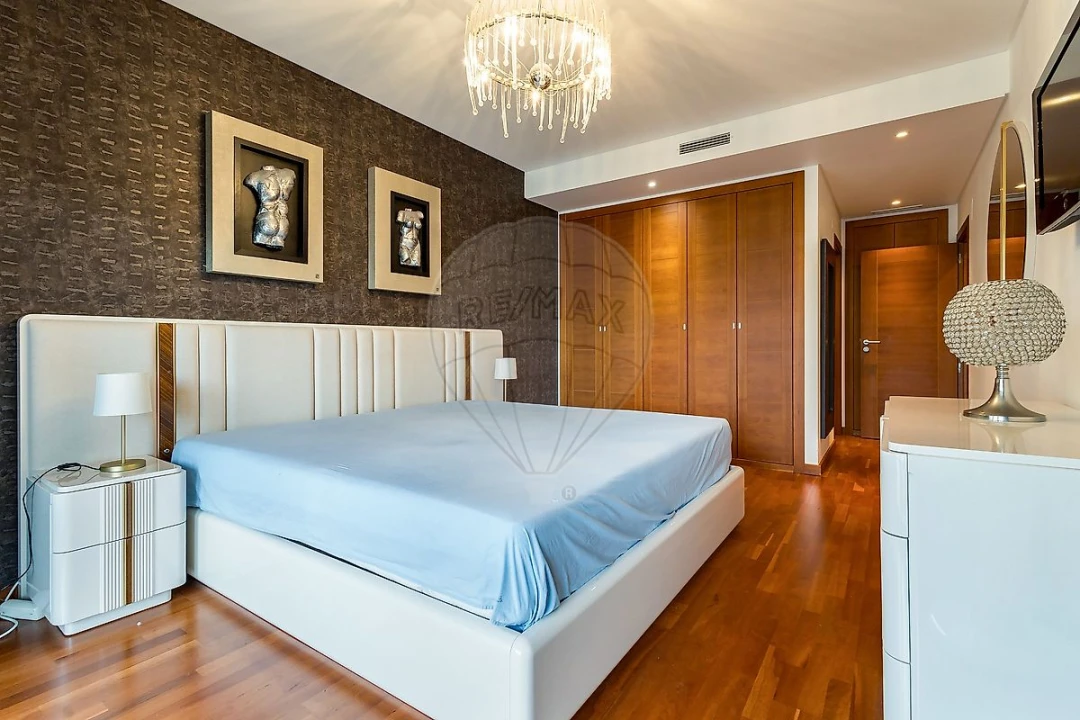 Apartamento T4 para Venda em Sacavém e Prior Velho Foto 16