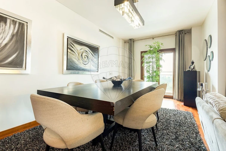 Apartamento T4 para Venda em Sacavém e Prior Velho Foto 4