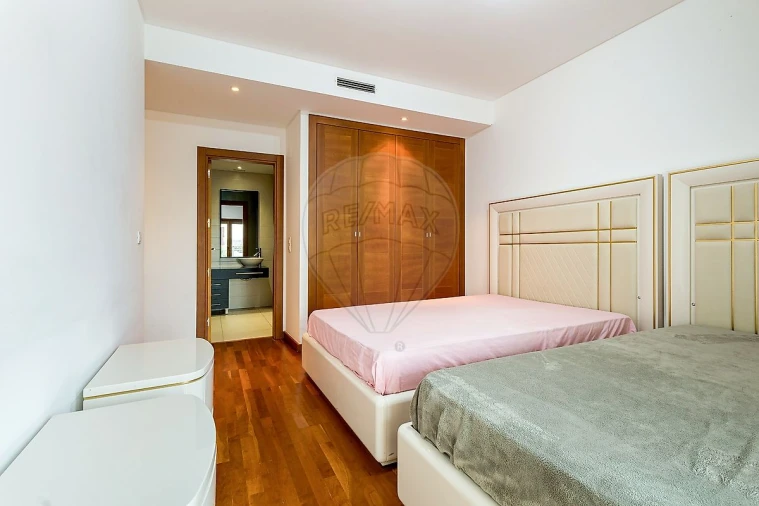 Apartamento T4 para Venda em Sacavém e Prior Velho Foto 11