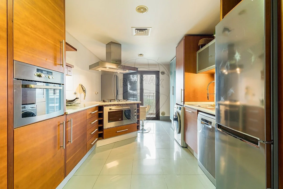 Apartamento T4 para Venda em Sacavém e Prior Velho Foto 7