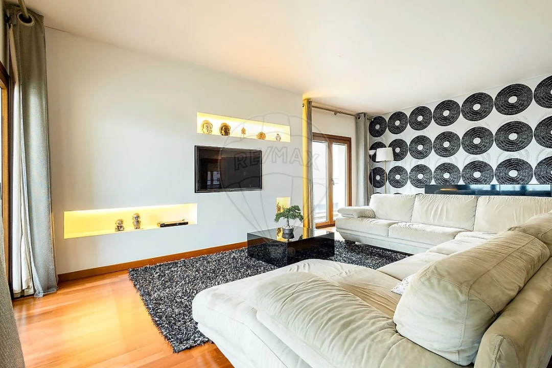 Apartamento T4 para Venda em Sacavém e Prior Velho Foto 5