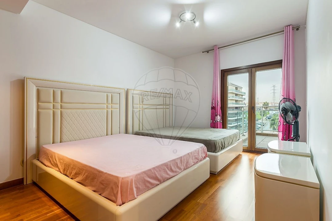 Apartamento T4 para Venda em Sacavém e Prior Velho Foto 10