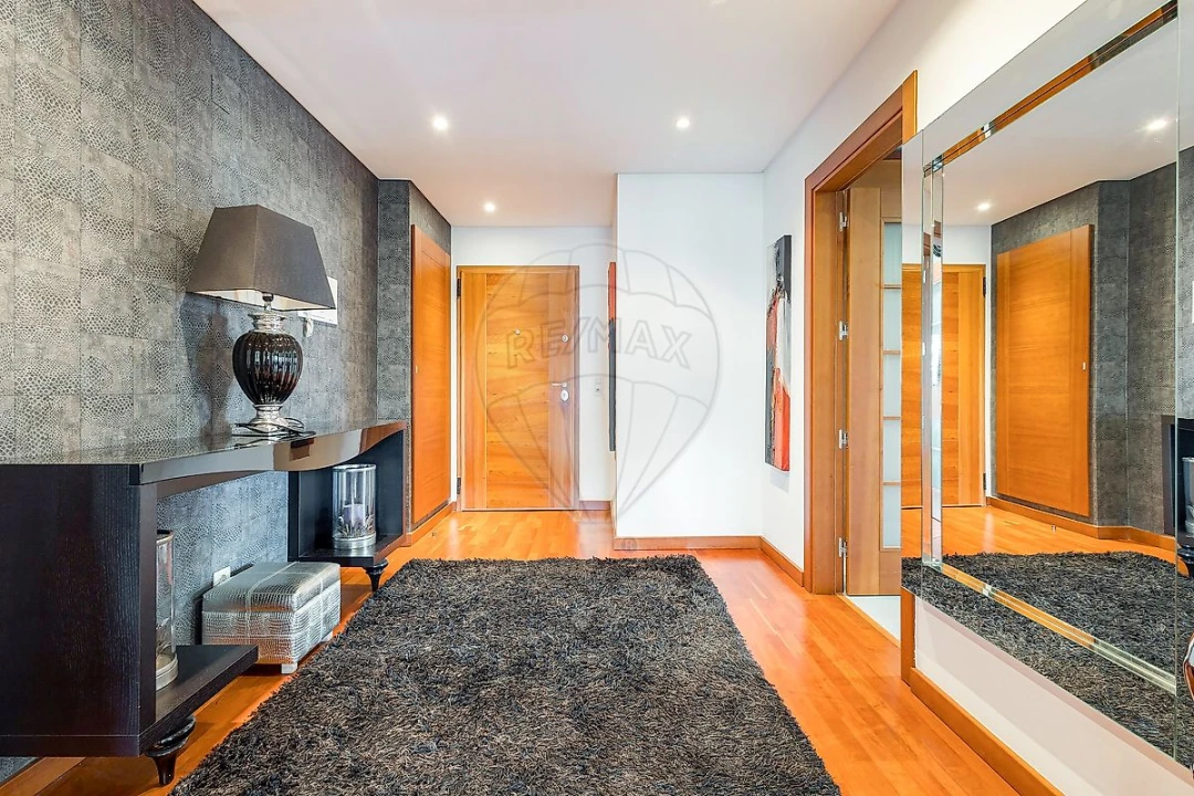 Apartamento T4 para Venda em Sacavém e Prior Velho Foto 3