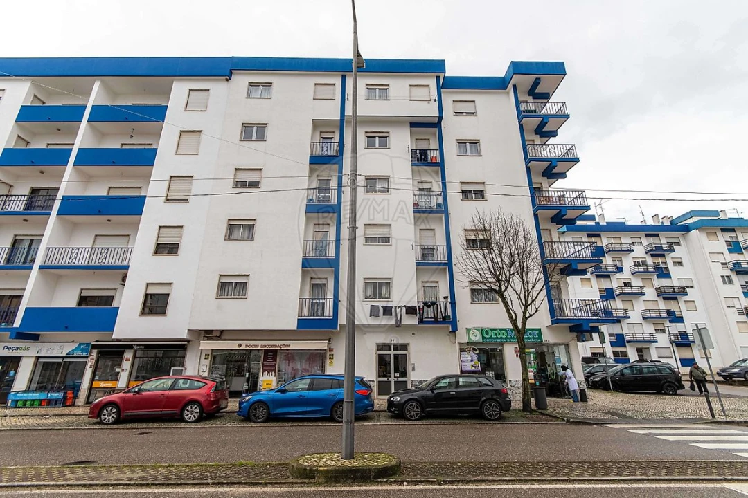 Apartamento T2 para Venda em Rio Maior Foto 17