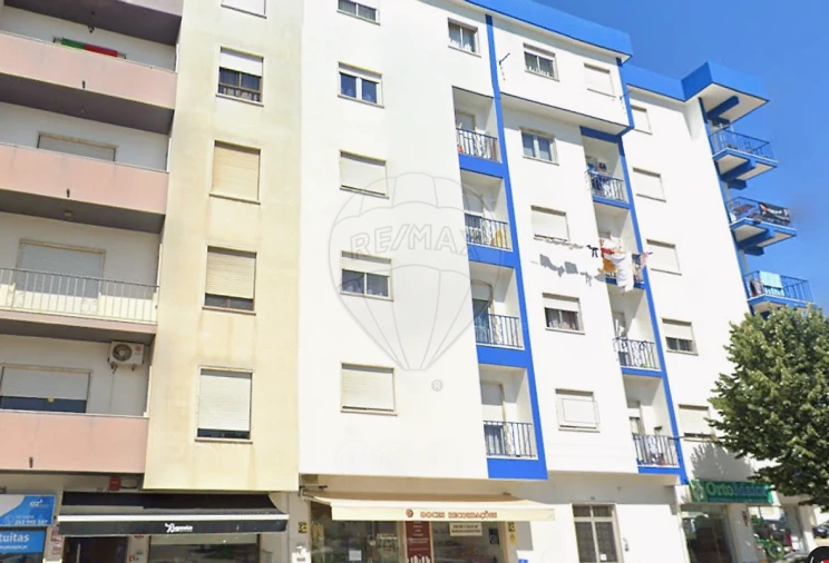 Apartamento T2 para Venda em Rio Maior Foto 1